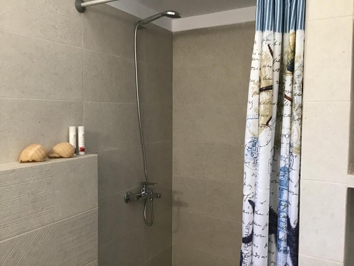 Albatross Holiday Apartments 艾西奥斯索蒂斯 外观 照片